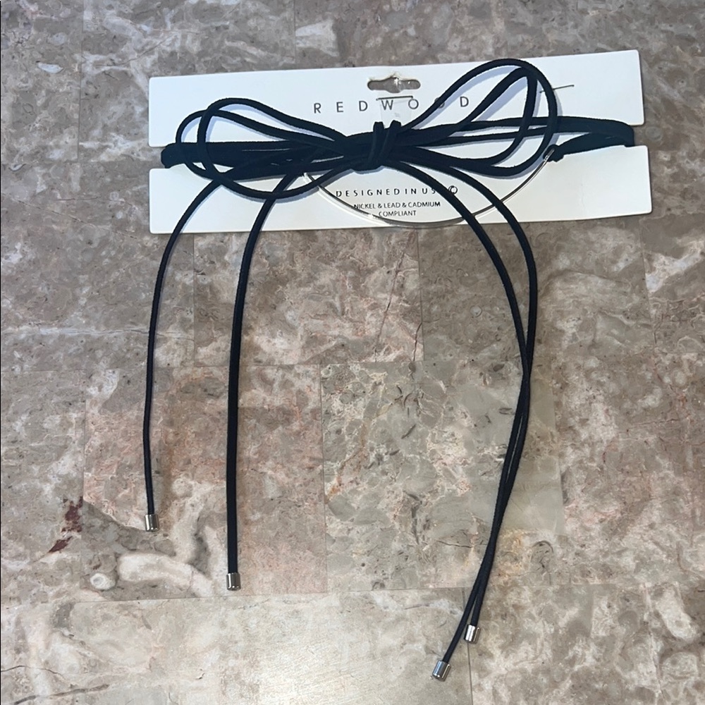 NWT Redwood Bow Choker